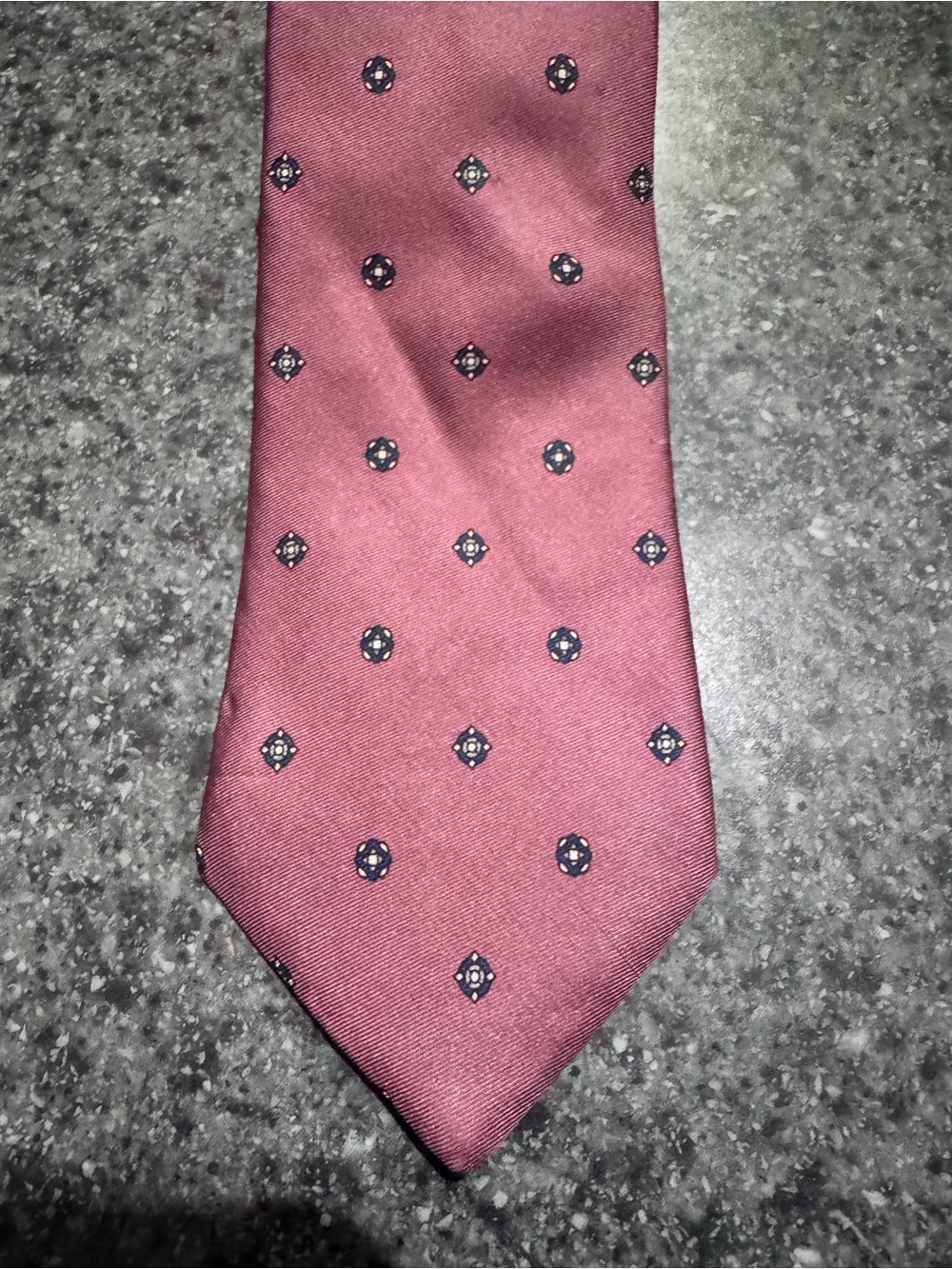 Classic Men's Maroon Patterned Necktie